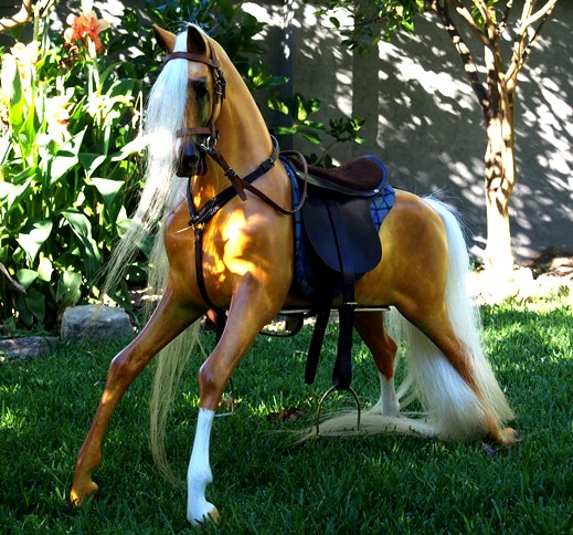Smoky - Haddon fibreglass horse reinvented as a hairdresser's stool